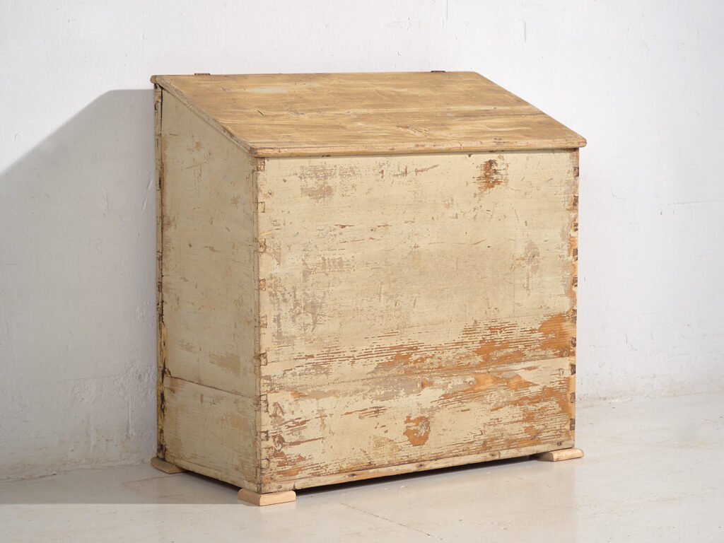 Ancien coffre couleur crème (c.1920) #64