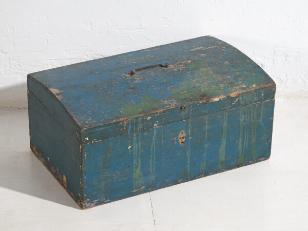 Pequeño cofre antiguo con pátina color azul marino (c.1920) #68