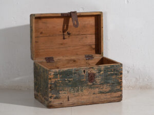 Cofre antiguo de estilo primitivo (c.1920) #71