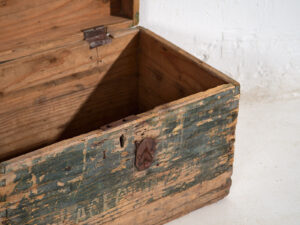 Cofre antiguo de estilo primitivo (c.1920) #71