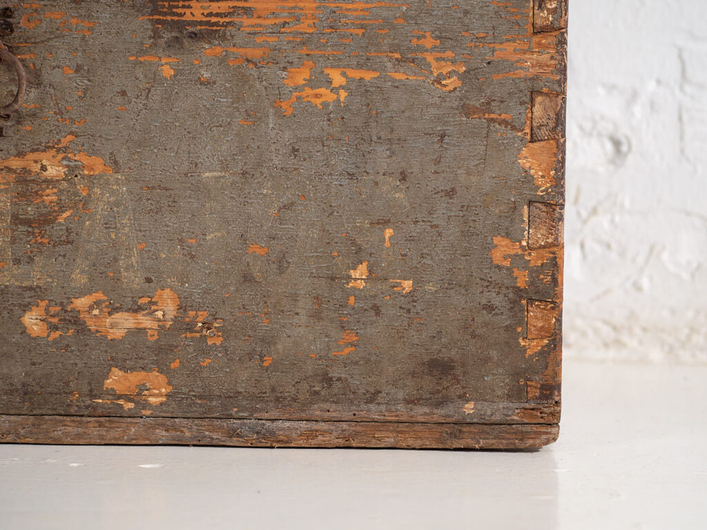 Antiguo cofre con pátina de color gris (c.1920) #72