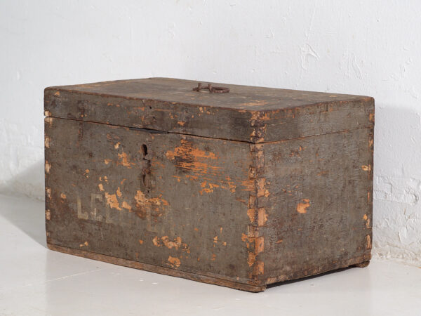 Antiguo cofre con pátina de color gris (c.1920) #72