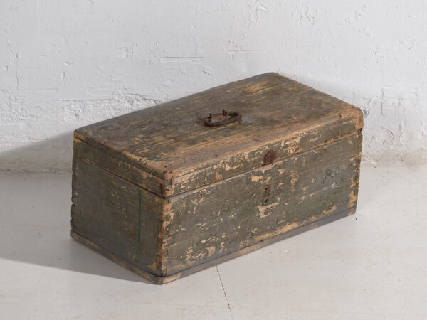 Petit coffre ancien en bois massif (c.1920) #73