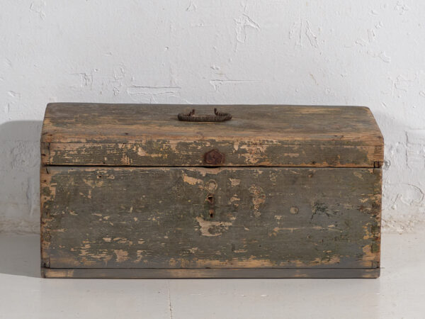 Petit coffre ancien en bois massif (c.1920) #73