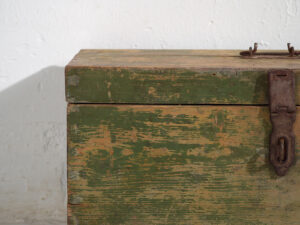 Antiguo cofre de madera maciza (c.1920) #77