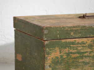 Antiguo cofre de madera maciza (c.1920) #77