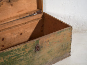 Antiguo cofre de madera maciza (c.1920) #77