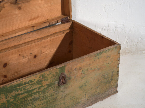 Antiguo cofre de madera maciza (c.1920) #77