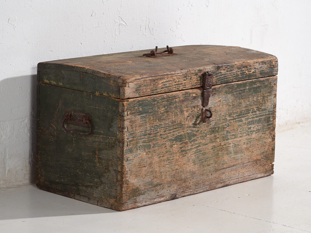 Small antique chest in shades of green (c.1920) #78