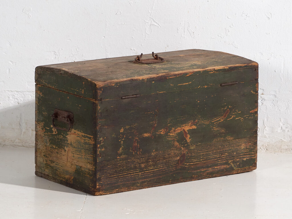 Small antique chest in shades of green (c.1920) #78