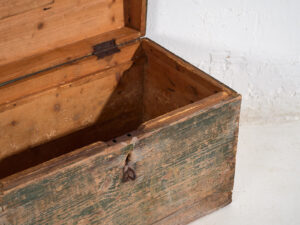 Small antique chest in shades of green (c.1920) #78