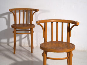 Sillas con reposabrazos antiguas (c.1920). Conjunto de 2 piezas #9