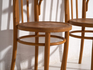 Sillas con reposabrazos antiguas (c.1920). Conjunto de 2 piezas #9