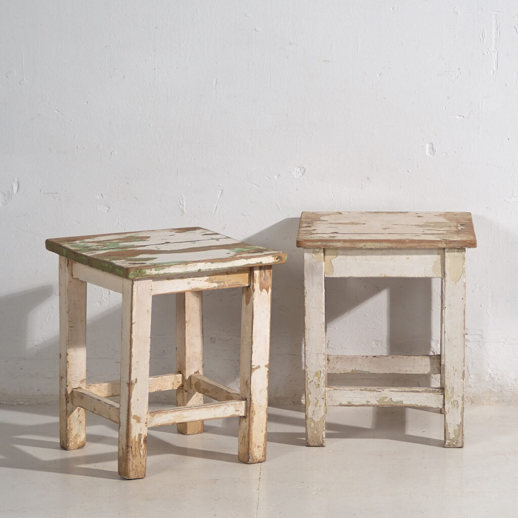 Mesitas blancas antiguas (c.1920). Conjunto de 2 piezas #4