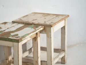 Mesitas blancas antiguas (c.1920). Conjunto de 2 piezas #4