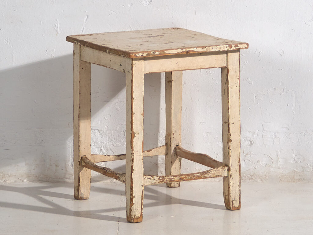 Conjunto de mesas bajas antiguas (c.1920). Conjunto de 2 piezas #5