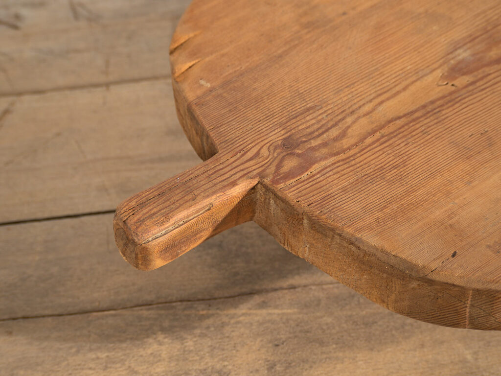 Ancienne table de travail basse (c.1920) #8