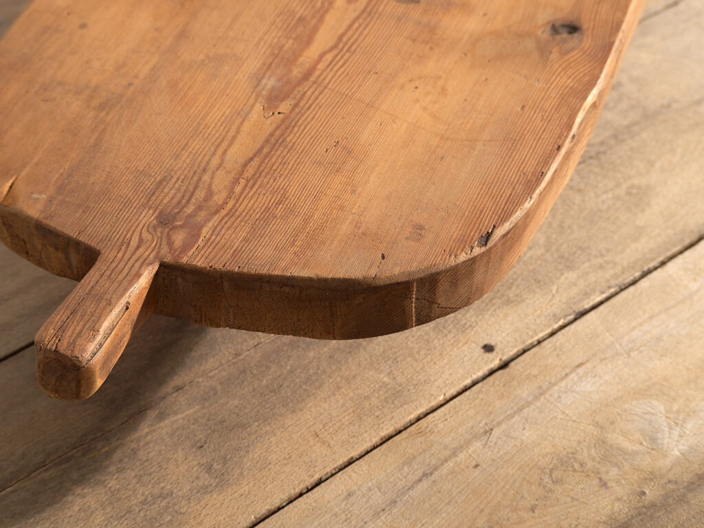 Ancienne table de travail basse (c.1920) #8