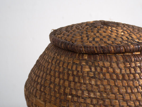 Cesta antigua con tapa (c.1920) #3