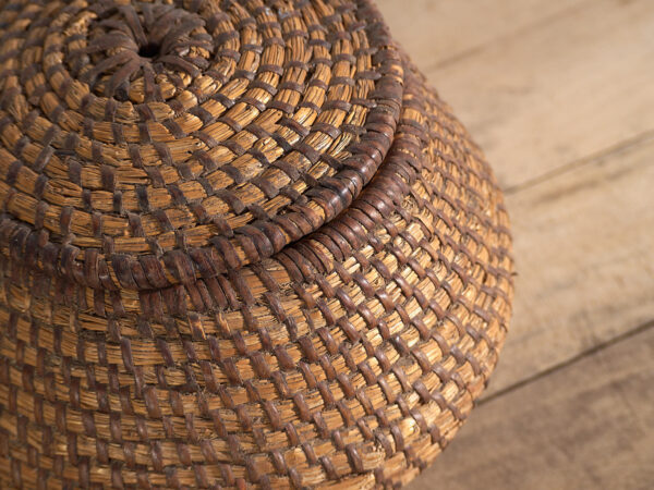 Cesta antigua con tapa (c.1920) #3
