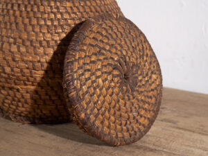 Cesta antigua con tapa (c.1920) #3