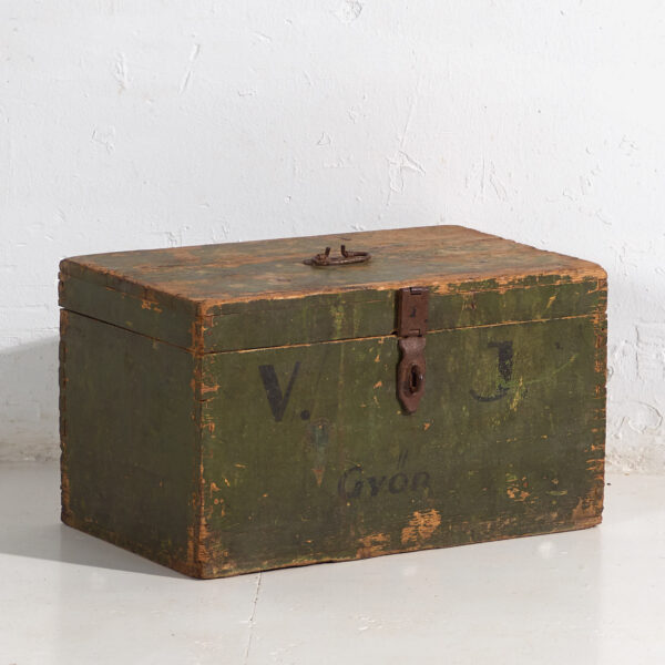 Pequeño cofre antiguo de color verde (c.1920) #4