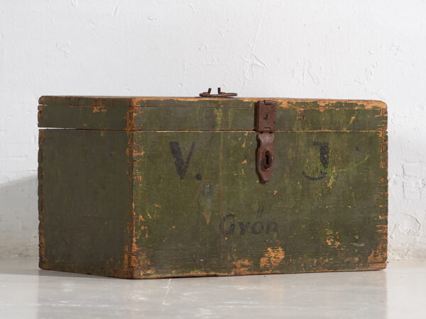 Pequeño cofre antiguo de color verde (c.1920) #4