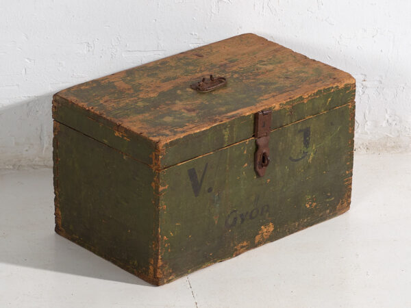 Pequeño cofre antiguo de color verde (c.1920) #4