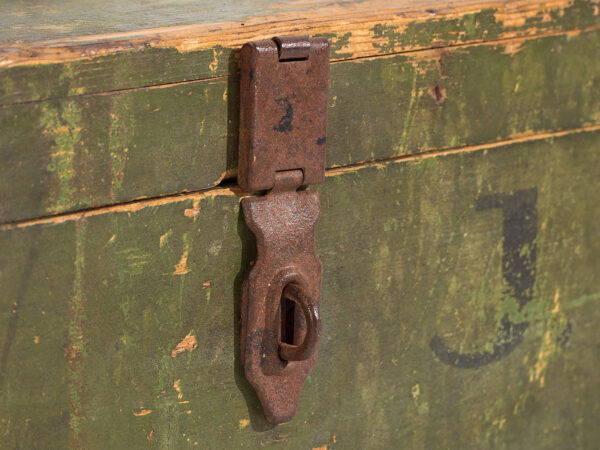 Pequeño cofre antiguo de color verde (c.1920) #4