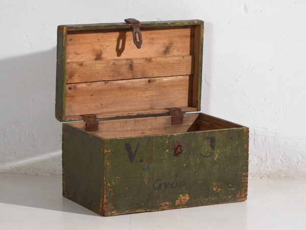 Pequeño cofre antiguo de color verde (c.1920) #4