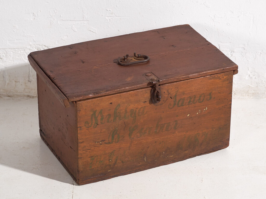 Small antique chest (Year 1887) #7
