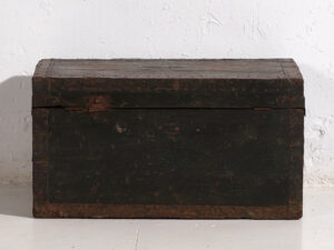 Small antique trunk with metal structure (Year 1934) #8