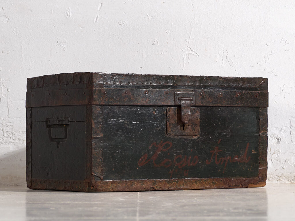 Small antique trunk with metal structure (Year 1934) #8