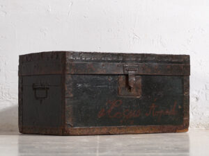 Small antique trunk with metal structure (Year 1934) #8