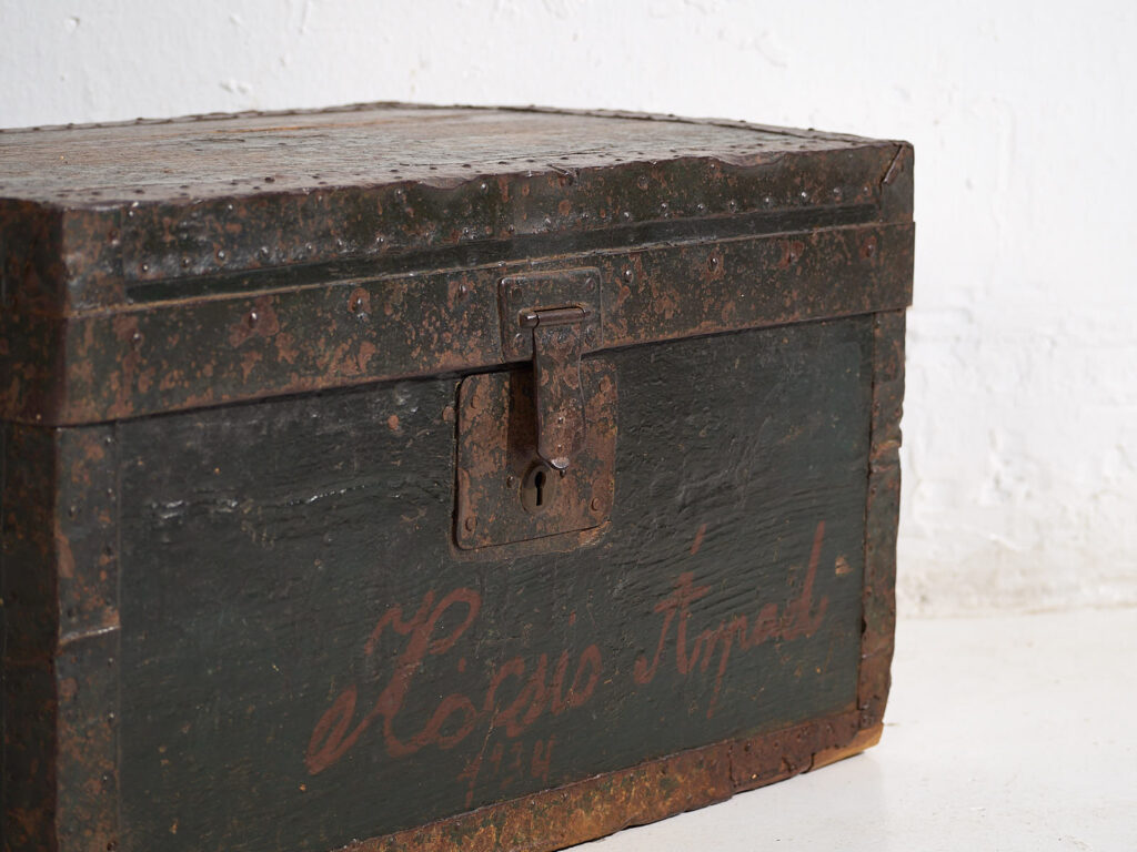 Small antique trunk with metal structure (Year 1934) #8