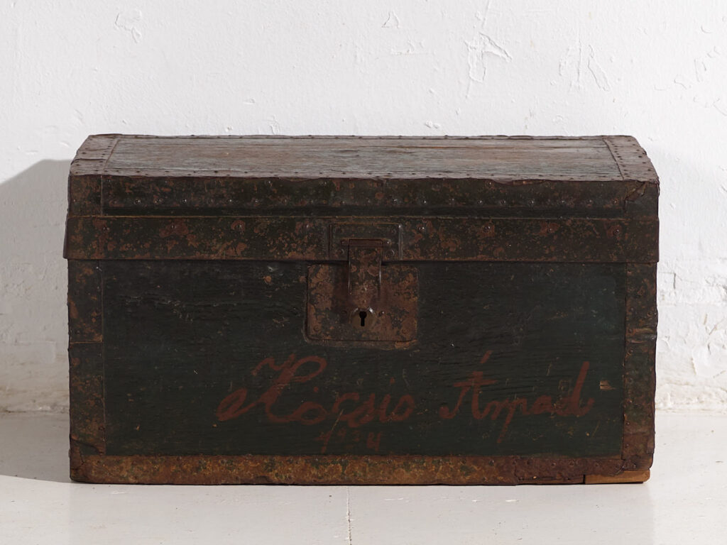 Small antique trunk with metal structure (Year 1934) #8