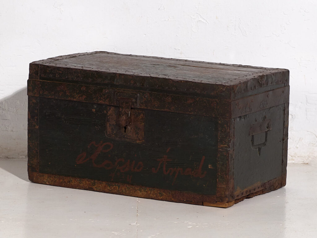 Small antique trunk with metal structure (Year 1934) #8