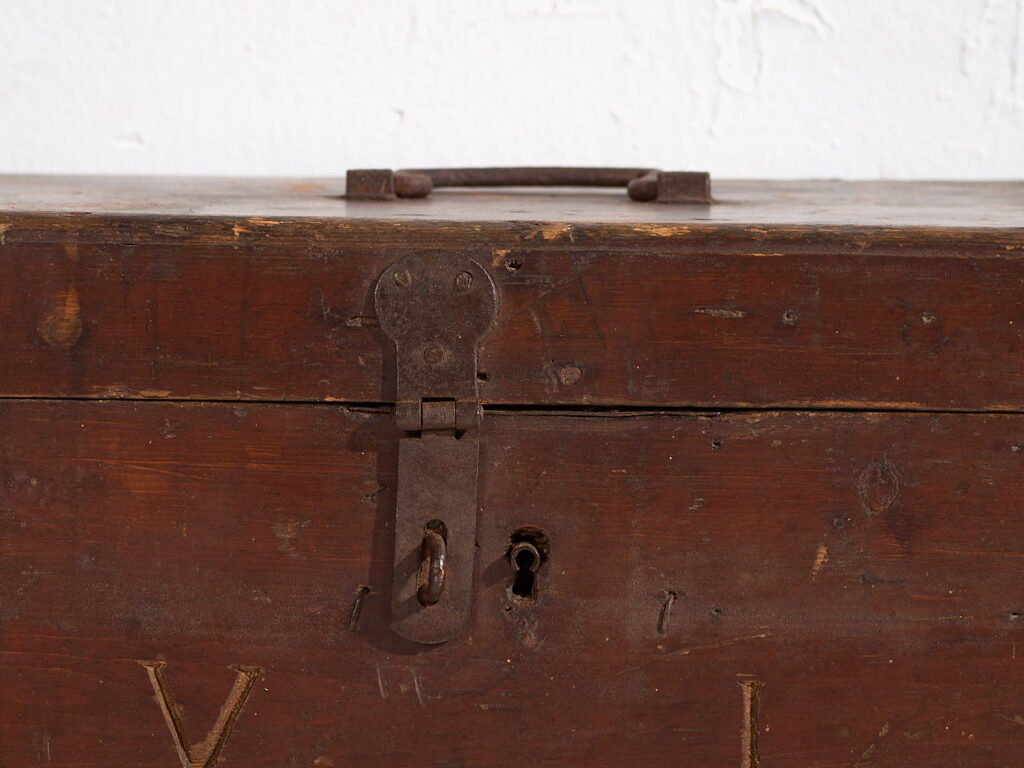 Antiguo cofre de color granate (c.1900) #9
