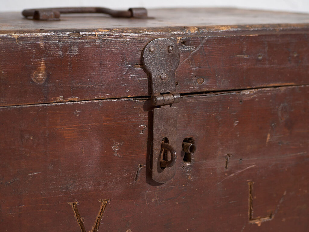 Antiguo cofre de color granate (c.1900) #9