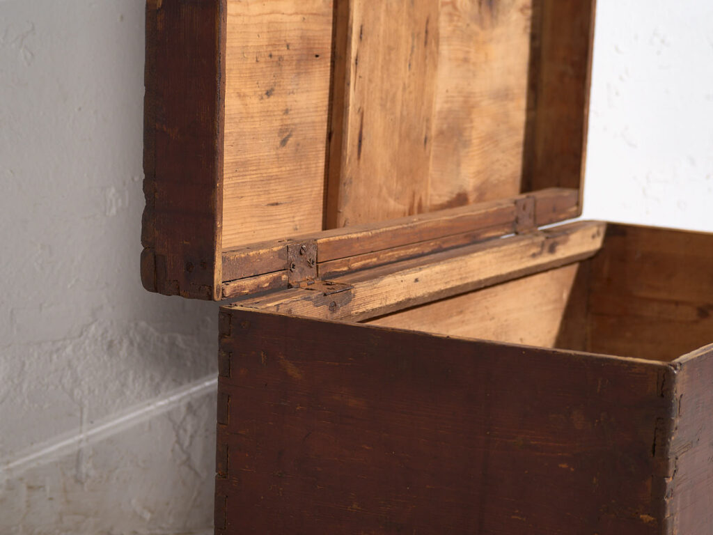 Antiguo cofre de color granate (c.1900) #9