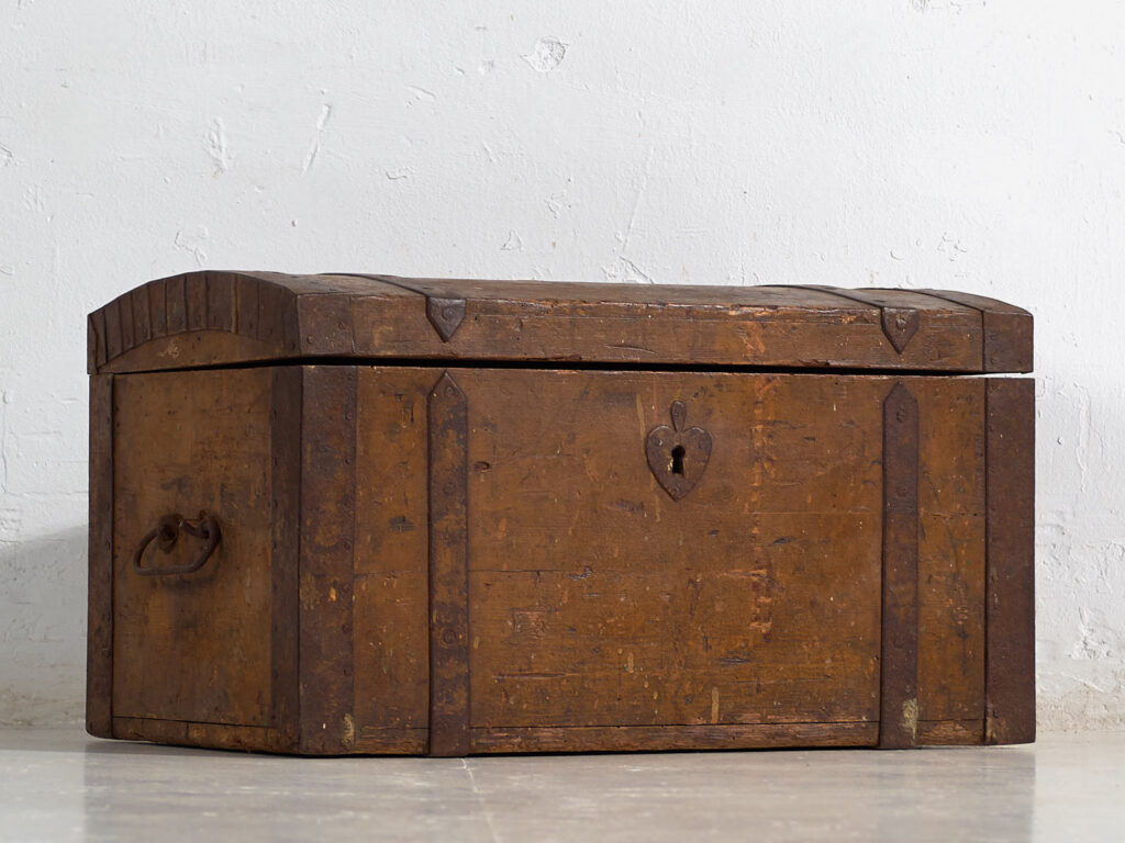 Pequeño arcón antiguo (Año 1871) #3