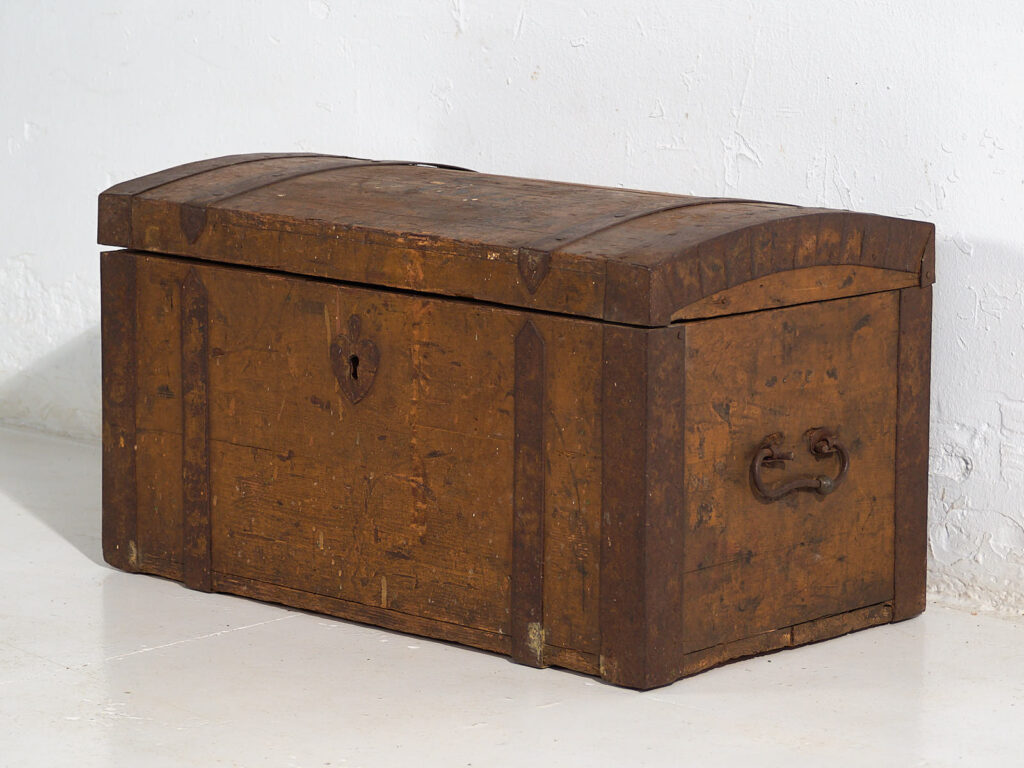Pequeño arcón antiguo (Año 1871) #3