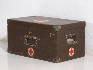 Vintage Red Cross medical case (c.1940) #4