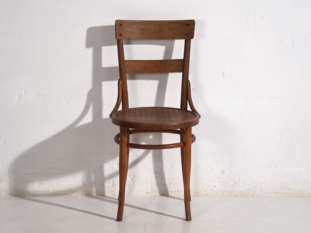 Antique set of Thonet chairs (c.1920). Set of four pieces #1