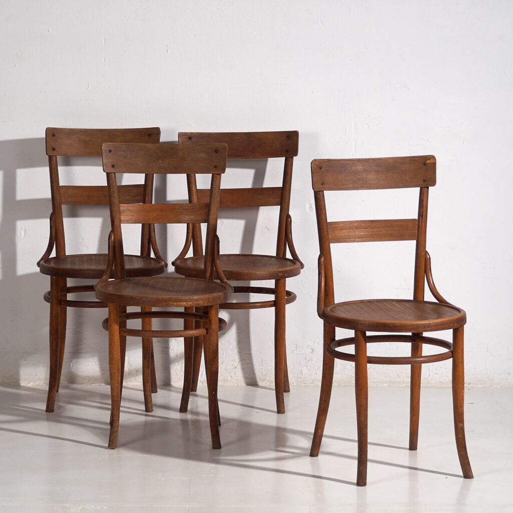 Antique set of Thonet chairs (c.1920). Set of four pieces #1