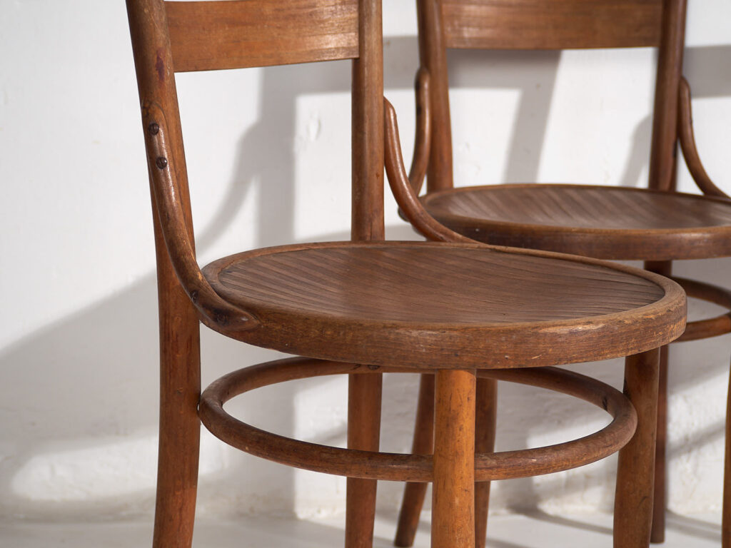Antique set of Thonet chairs (c.1920). Set of four pieces #1