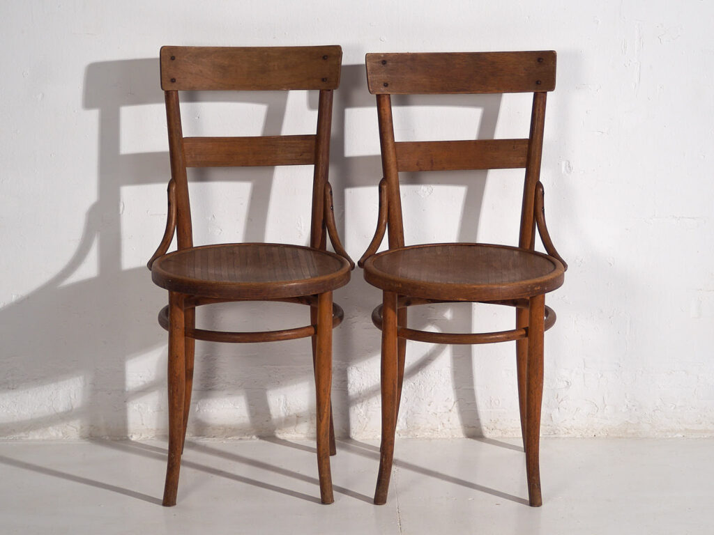 Antique set of Thonet chairs (c.1920). Set of four pieces #1