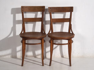 Antique set of Thonet chairs (c.1920). Set of four pieces #1