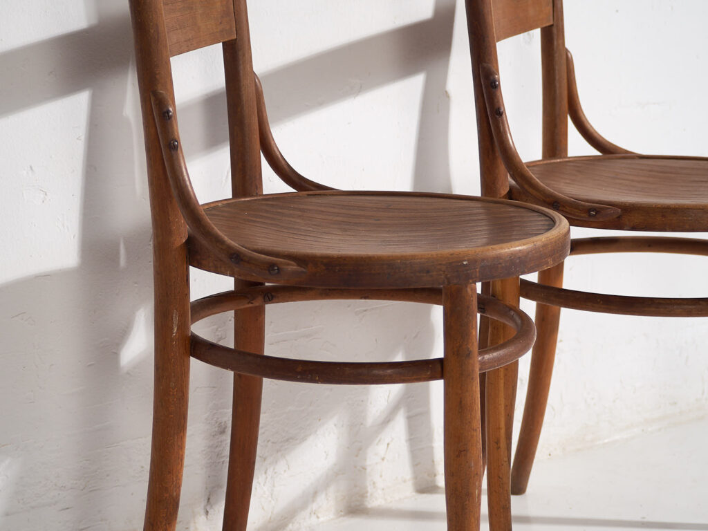 Antique set of Thonet chairs (c.1920). Set of four pieces #1