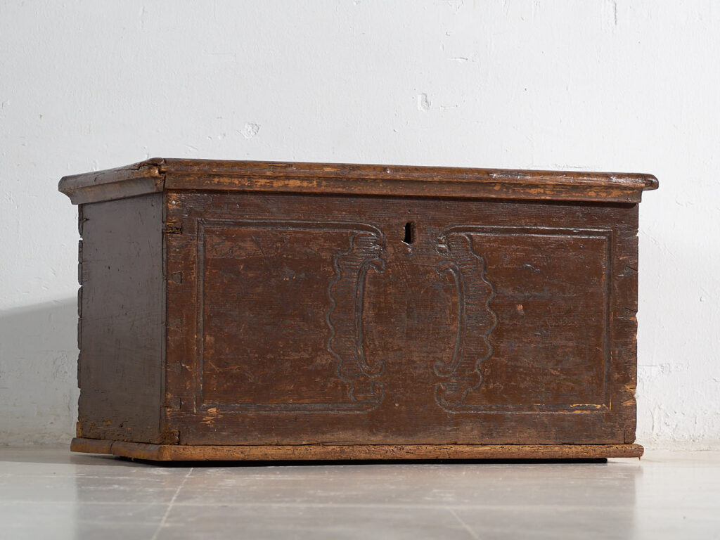 Baúl antiguo de madera maciza fechado Año 1836 #13